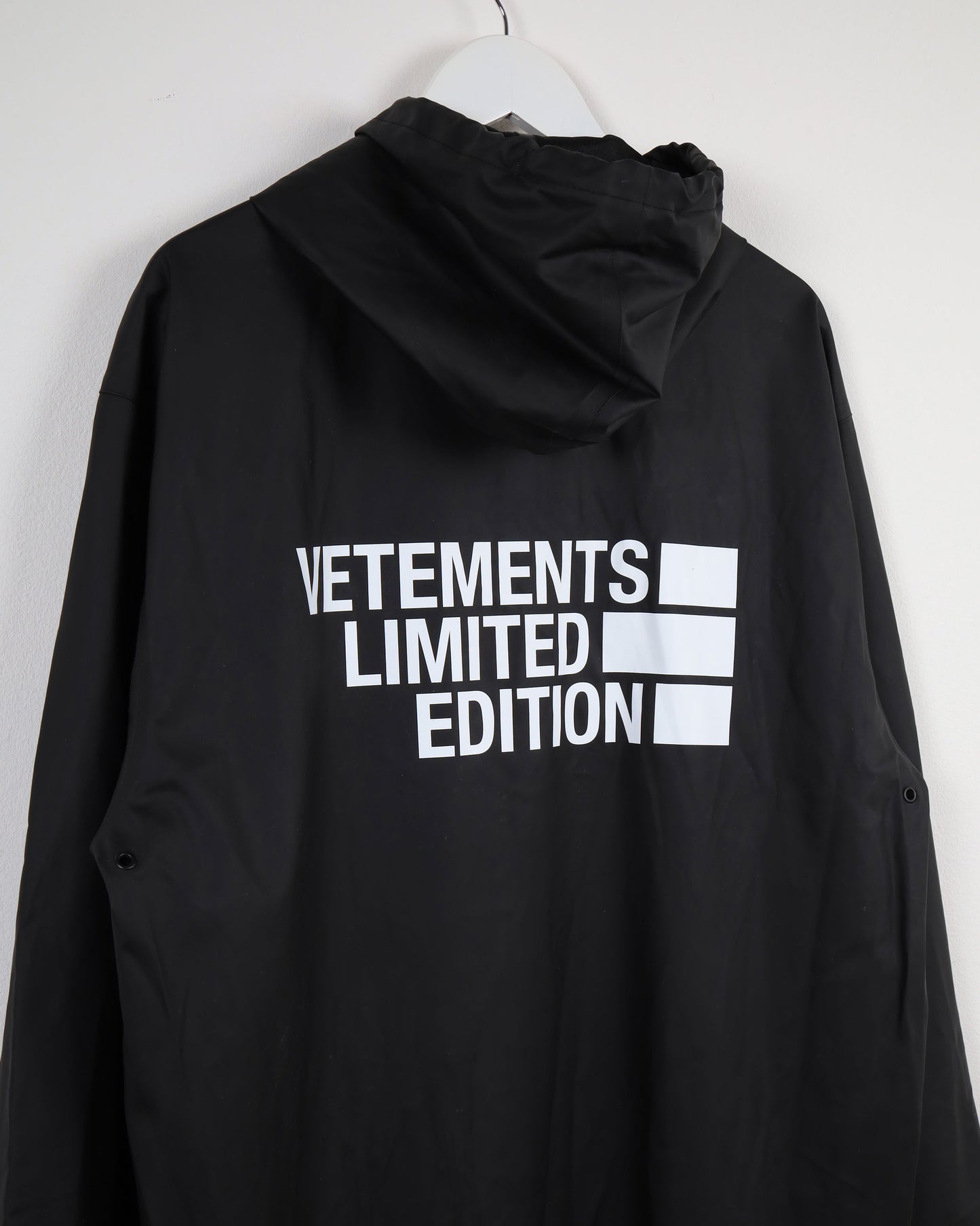 VETEMENTS Big Logo Limited Edition Raincoat